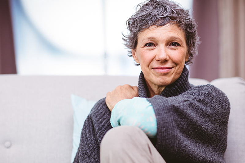 mature-woman-sitting-looking-at-camera_multiple-sclerosis